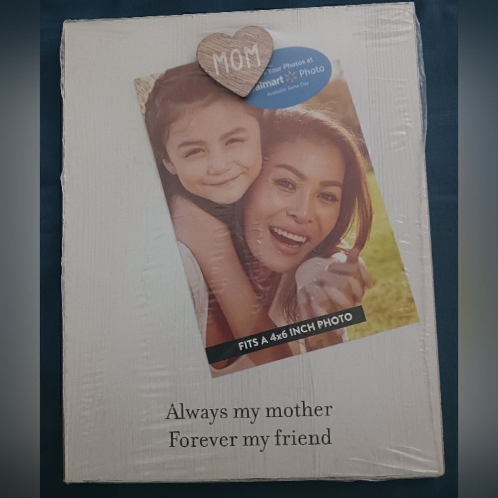 MOM Photo Hanger Frame